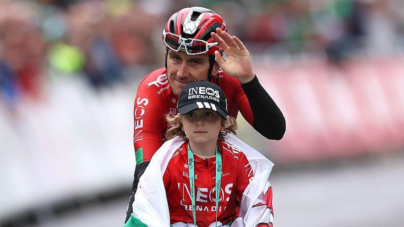 🚨🏆🚴🏻‍♂️🇬🇧Tour of Britain: il ritiro di Geraint Thomas!🏴󠁧󠁢󠁷󠁬󠁳󠁿👓