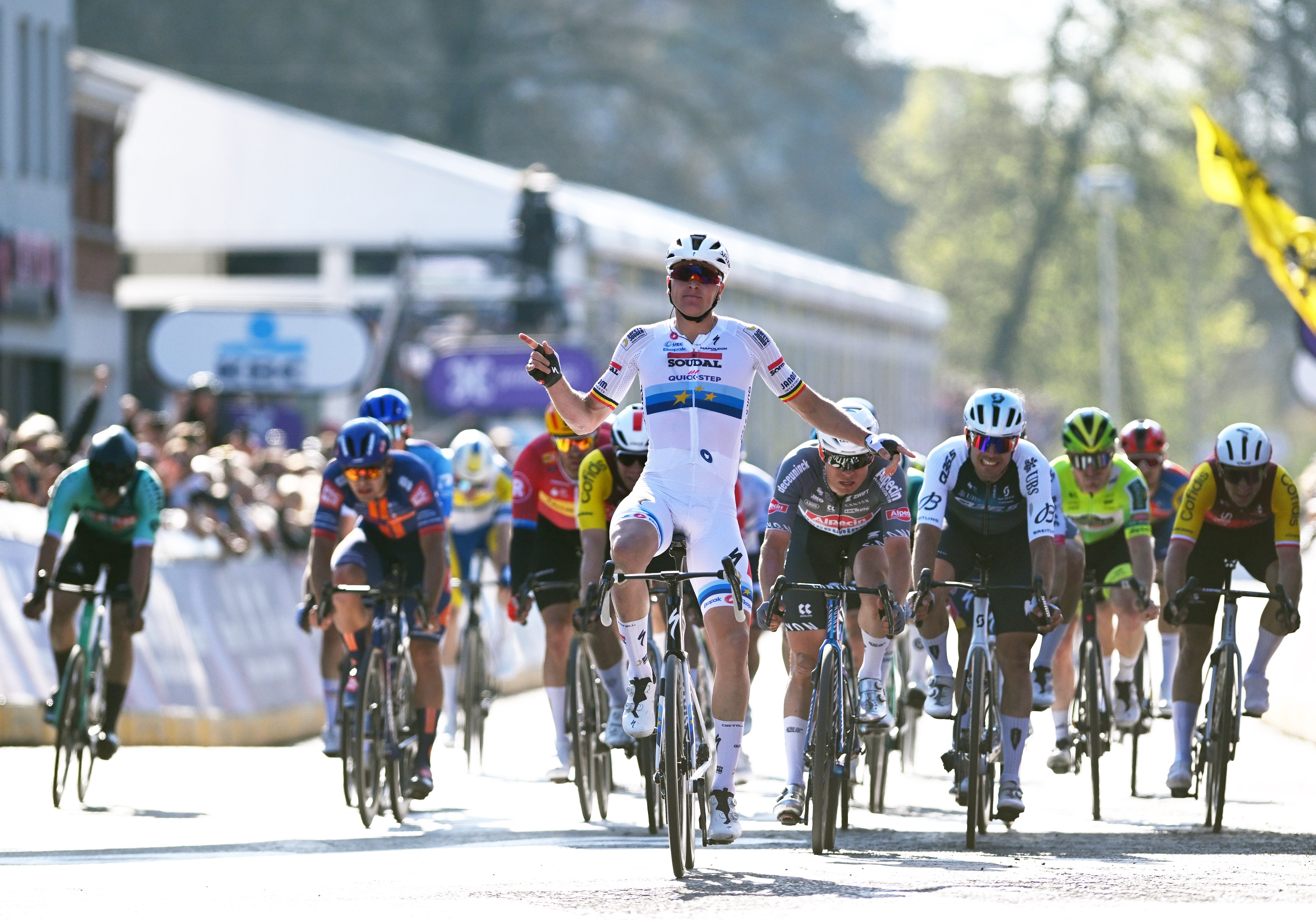🚨🏆🚴🏻‍♂️🇧🇪Scheldeprijs : Merlier si impone su Philipsen !🇧🇪