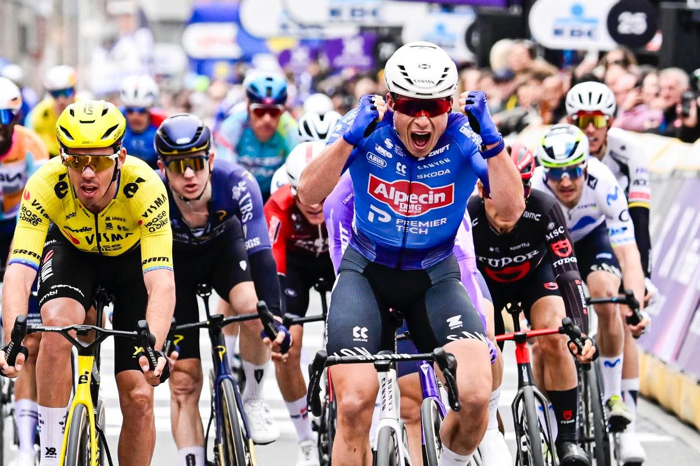 IN FLANDERS FIELDS: UNO SPRINT RISTRETTO DECIDE UNA GARA MOVIMENTATA