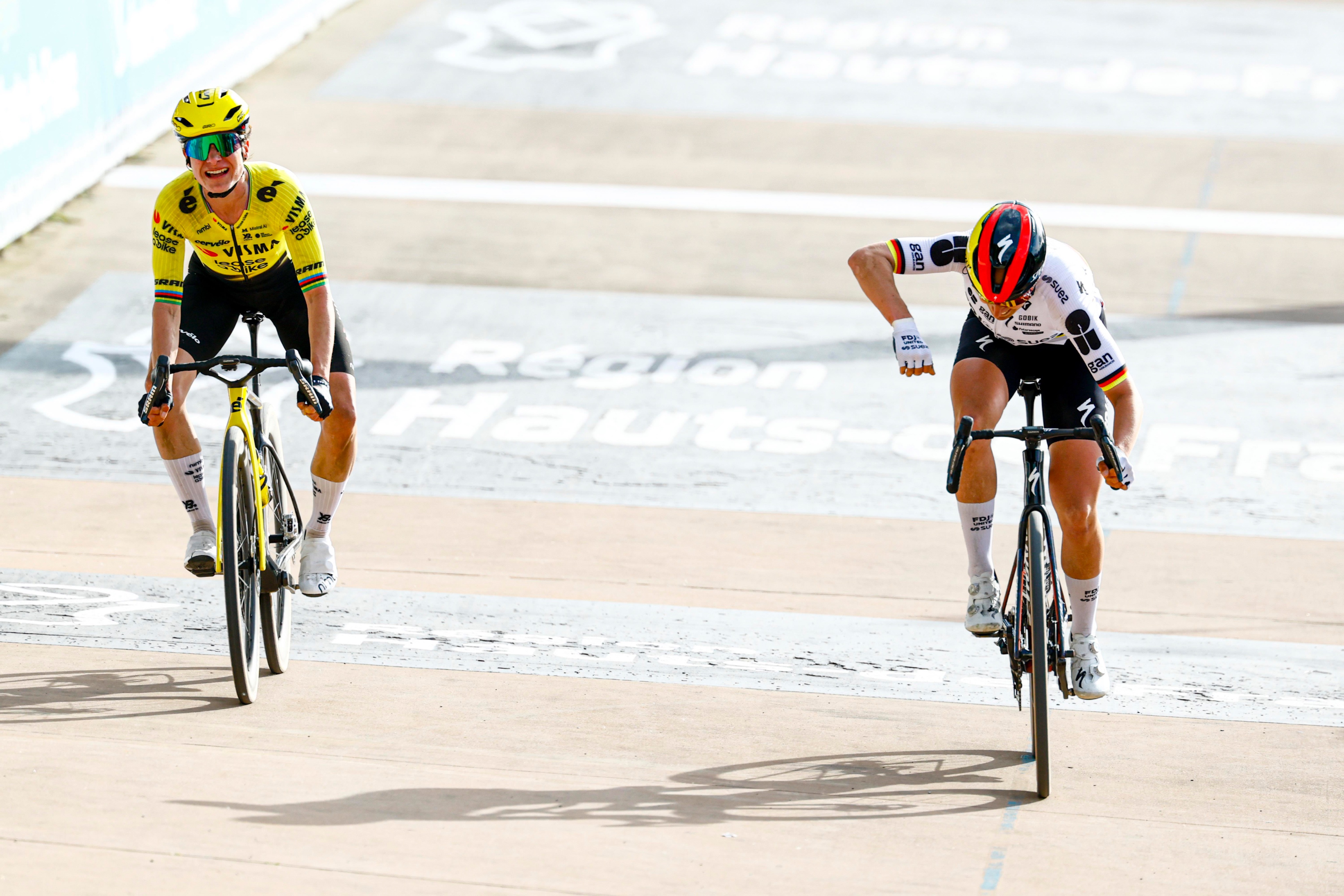 🚨🏆🚴‍♀️🇫🇷Paris-Roubaix Donne: Koch beffa Vos al foto-finish!🇩🇪