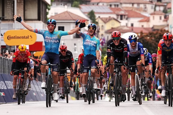 GIRO D'ITALIA 2026 2° TAPPA: SILVA BEFFA I TOP E SI VESTE DI ROSA