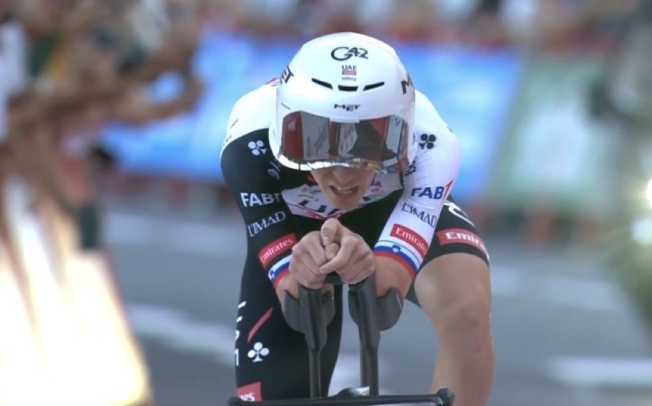 VUELTA A ESPAÑA 2026 - 1º tappa: Tadej Pogačar incontenibile, conquista la prima maglia rossa