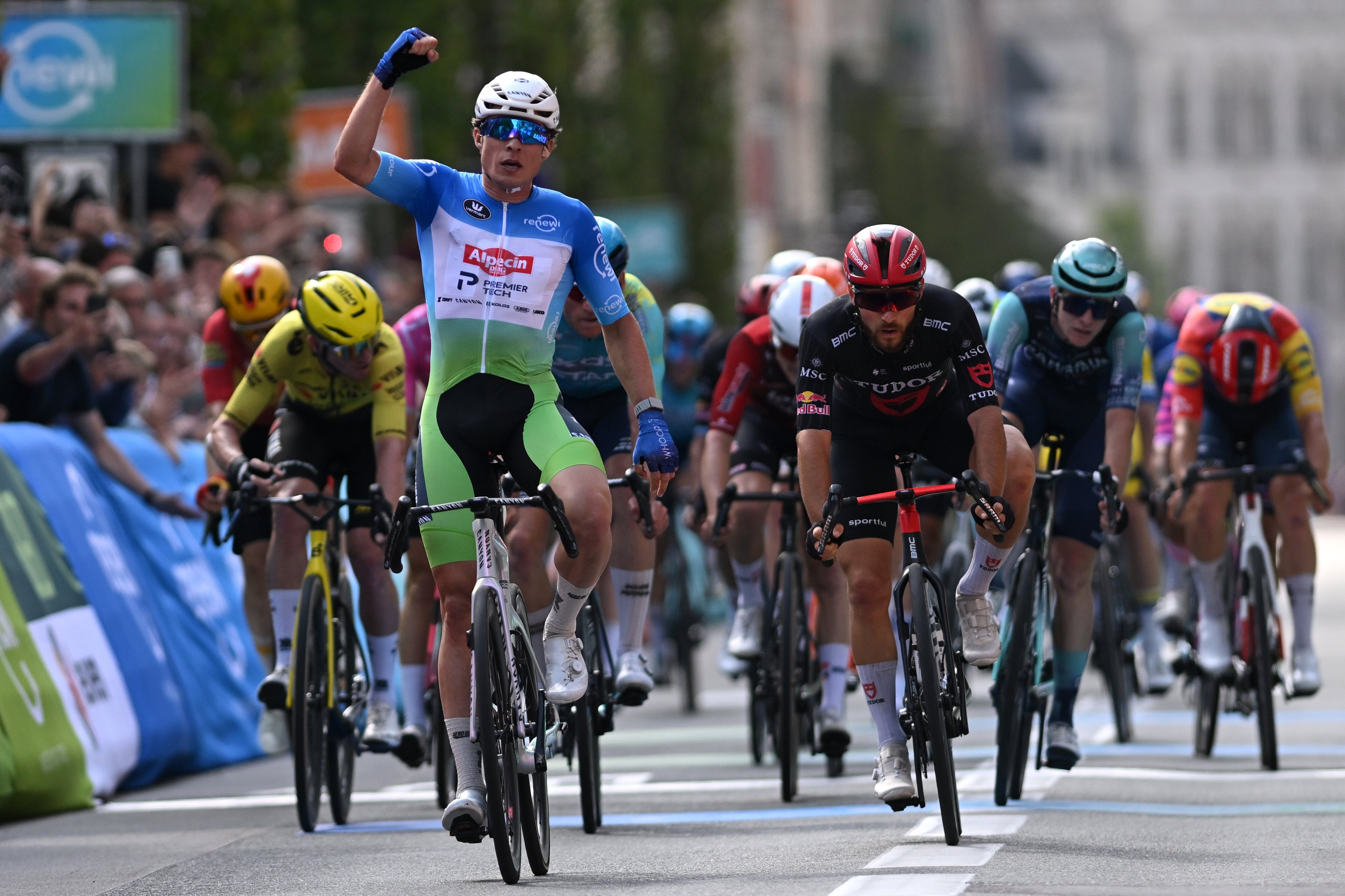 🚨🏆🚴🏻‍♂️🇧🇪Renewi Tour: Philipsen trionfa a Lovanio!🇧🇪